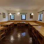 Erjavceva Mountain Hut At Vrsic Pass 크라니스카고라