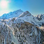 Erjavceva Mountain Hut At Vrsic Pass 게스트하우스 크라니스카고라