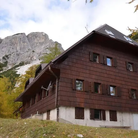 Konukevi Erjavceva Mountain Hut At Vrsic Pass
