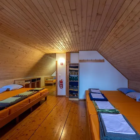 Erjavceva Mountain Hut At Vrsic Pass Gæstehus *