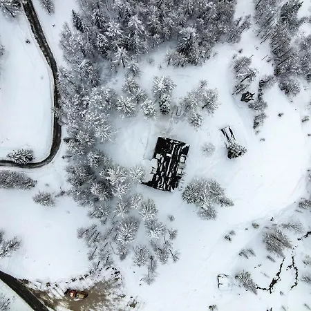 Erjavceva Mountain Hut At Vrsic Pass بيت ضيافة