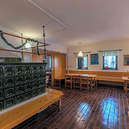 Erjavceva Mountain Hut At Vrsic Pass 크라니스카고라