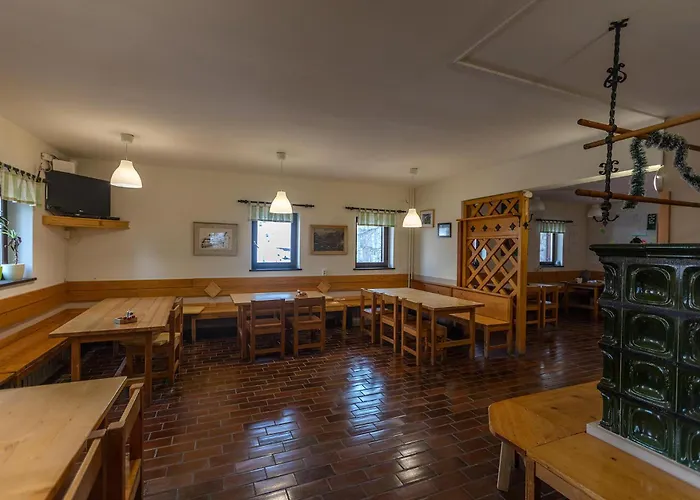 Erjavceva Mountain Hut At Vrsic Pass Gæstehus Kranjska Gora