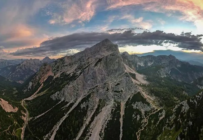 Hiša za goste Erjavceva Mountain Hut At Vrsic Pass Kranjska Gora
