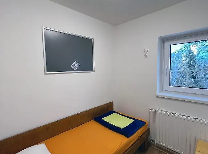 Hiša za goste Erjavceva Mountain Hut At Vrsic Pass